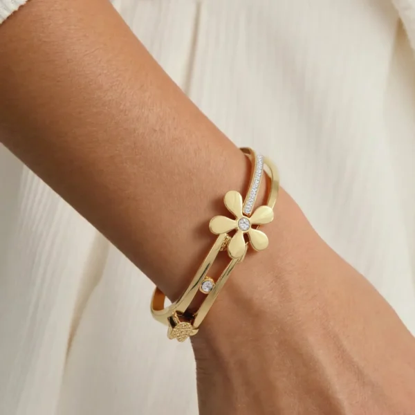 Jewelly CHARM BRACELET - GOLD